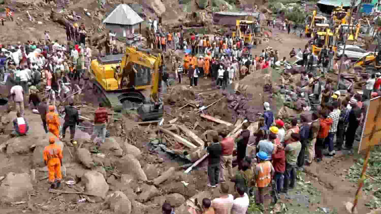 किश्तवाड़ हादसा: अब तक 60 मौतें, वायुसेना तैनात, मौके पर CM उमर kishtwar cloudburst
