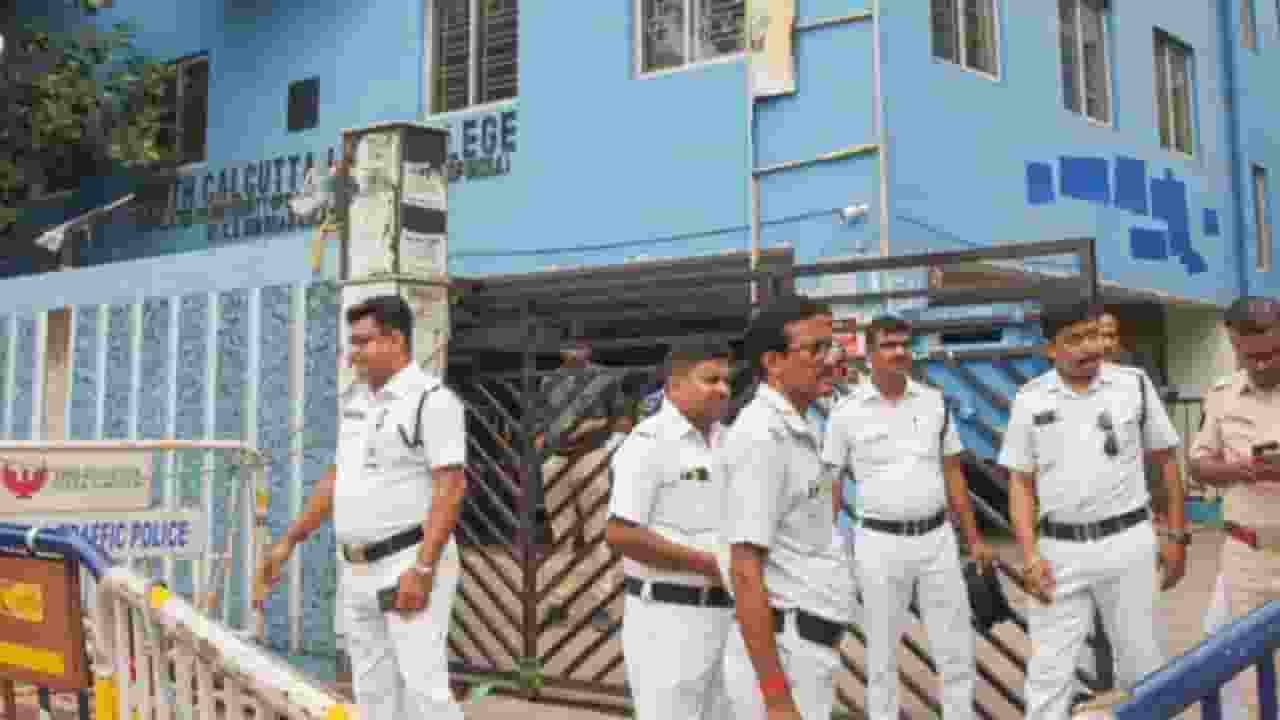 कोलकाता केस: रेप कर सकें इसलिए इनहेलर लाए थे आरोपी, वकील का दावा Kolkata Rape Case