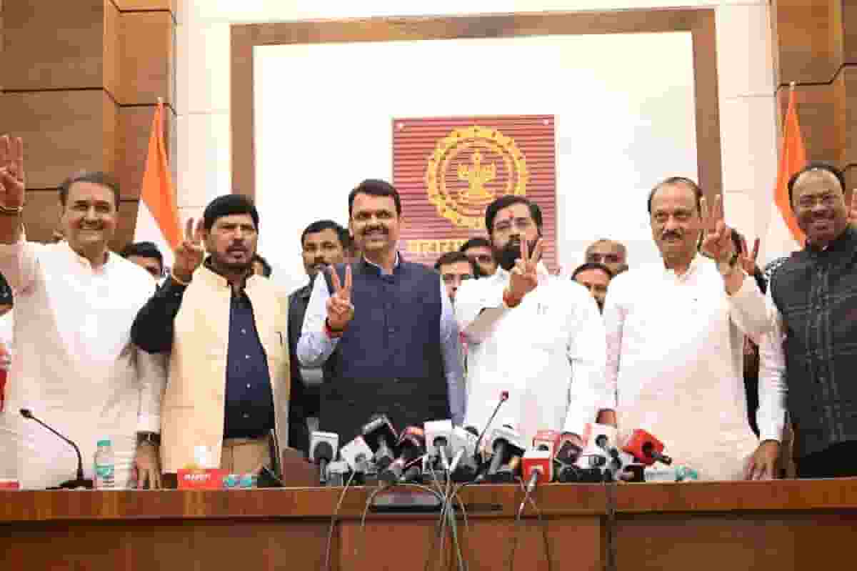 शिंदे, पवार या फडणवीस, कौन बनेगा महाराष्ट्र का अगला CM? Devendra Fadnavis is likely to be the CM face of Maharashtra