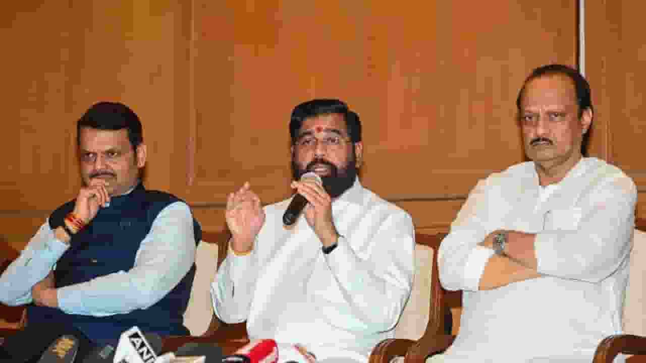 अजित पवार चाहते हैं कि फडणवीस CM बने, क्या है रणनीति? Devendra Fadnavis, Eknath Shinde, Ajith Pawar : PTI