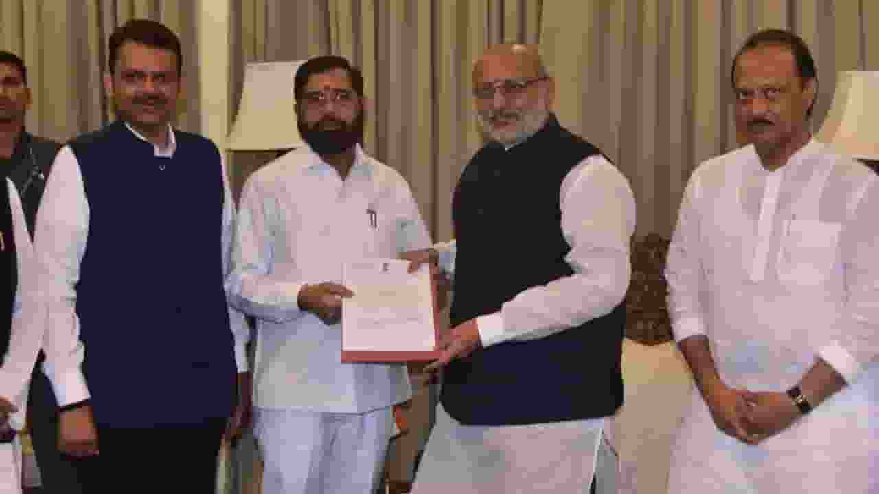एकनाथ शिंदे ने राज्यपाल को सौंपा इस्तीफा, CM पर सस्पेंस बरकरार Eknath Shinde resigned from maharashtra CM