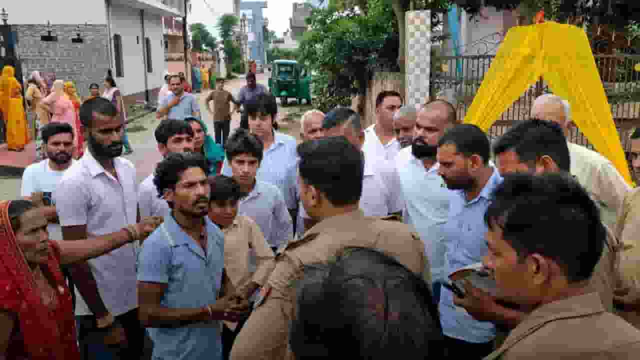 police talking to parties