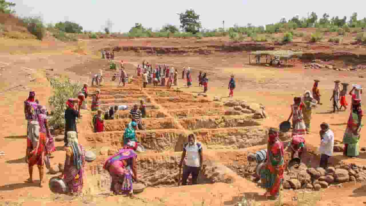 3 जिले, करोड़ो का घाटा, मनरेगा में ये कैसी हुई धांधली? MGNREGS