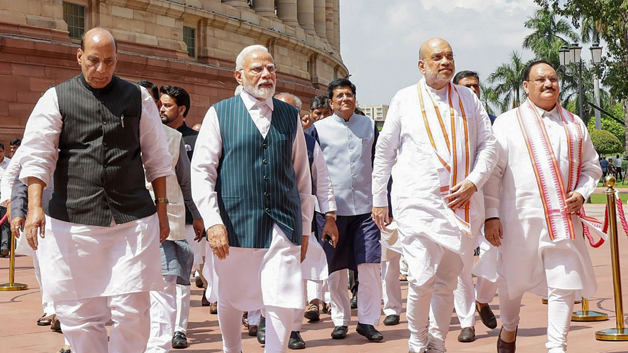 pm modi with ministers
