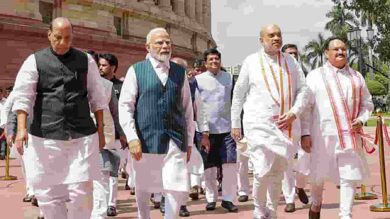 pm modi with ministers