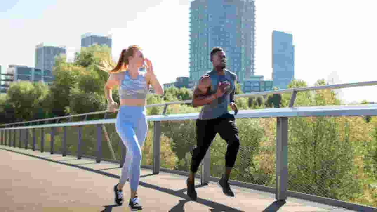 सुबह दौड़ने, जाम में फंसने से खराब हो रहे फेफड़े! विशेषज्ञ क्या बोले? air pollution cause lung cancer