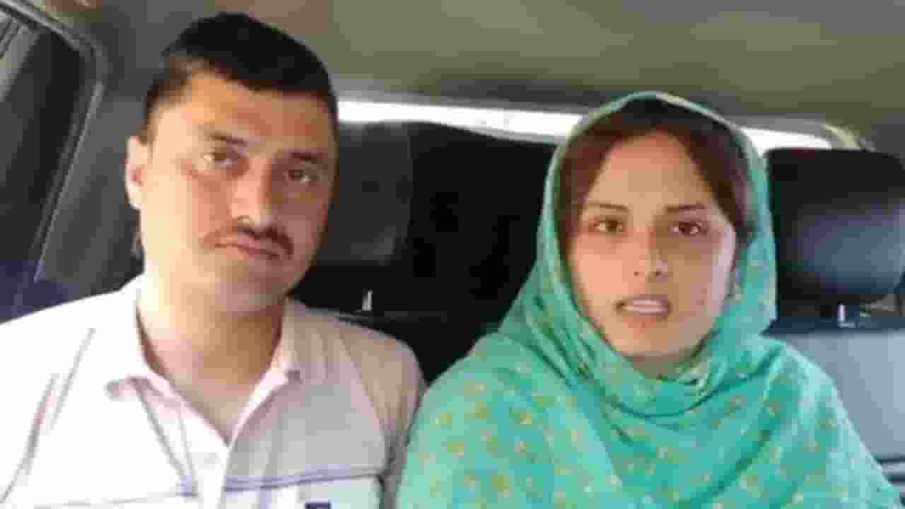 पहलगाम हमला: पाकिस्तानी बीवी की पहचान छिपाने वाला CRPF जवान बर्खास्त Munir and Minal Khan। Photo Credit: X/@Ieshan_W