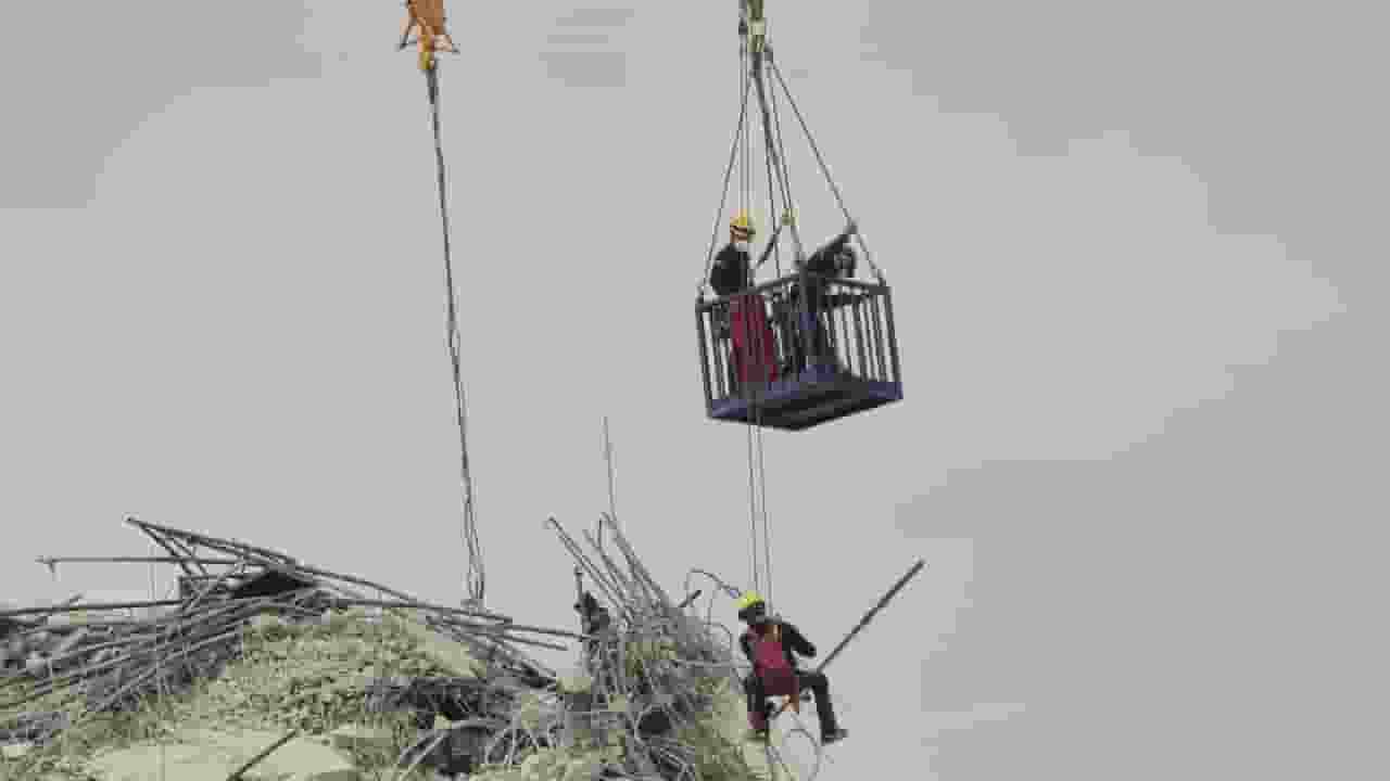 म्यांमार: लाशों का अंबार, इलाज के लिए हाहाकार, जुंटा के हमले नहीं रुके Myanmar Crisis