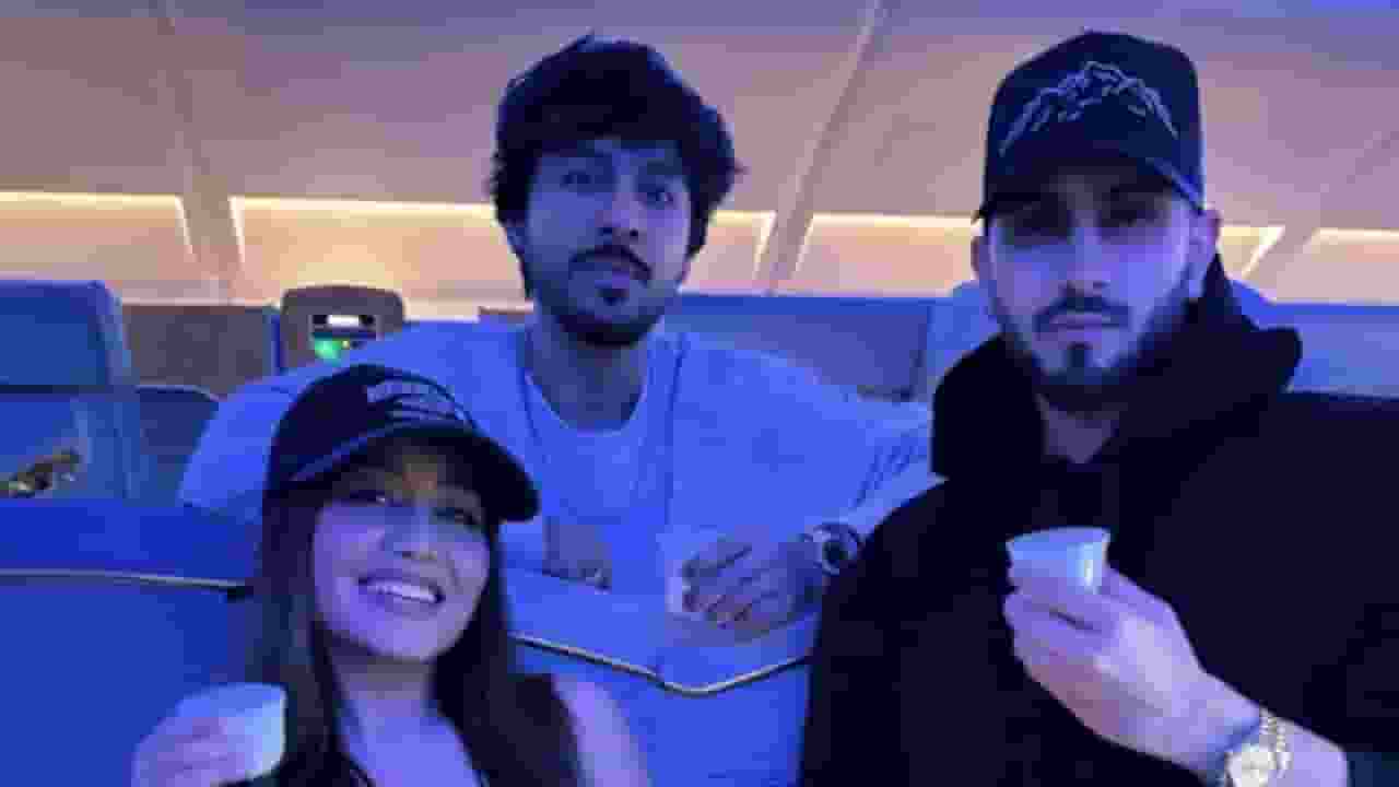 तस्वीरों से गायब दिखीं सोनू, क्या बहन नेहा कक्कड़ से बढ़ी दूरियां? neha kakkar with brother tony