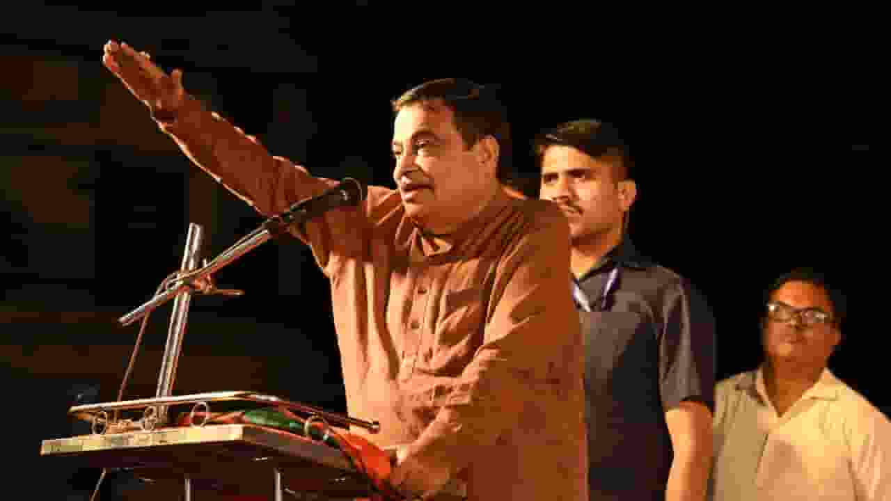 क्या दोपहिया वाहनों पर लगेगा टोल टैक्स? नितिन गडकरी ने बताई सच्चाई Nitin Gadkari.