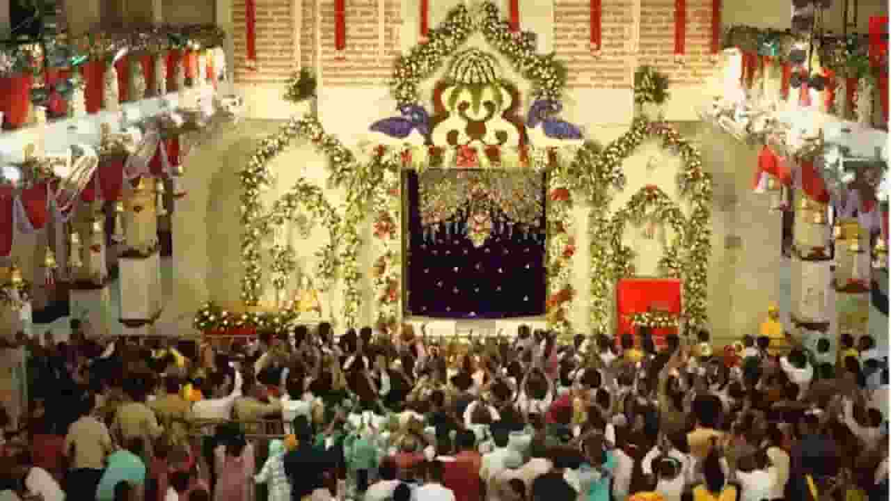 मथुरा में जन्माष्टमी की धूम, ऑपरेशन सिंदूर की दिखी झलक Mathura Janmashtami.