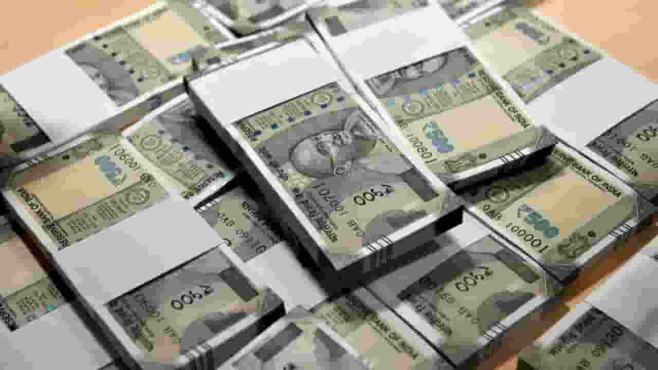 10 सालों में 323 प्रतिशत बढ़े 1 करोड़ सालाना कमाने वाले टैक्स पेयर्स taxpayers in india