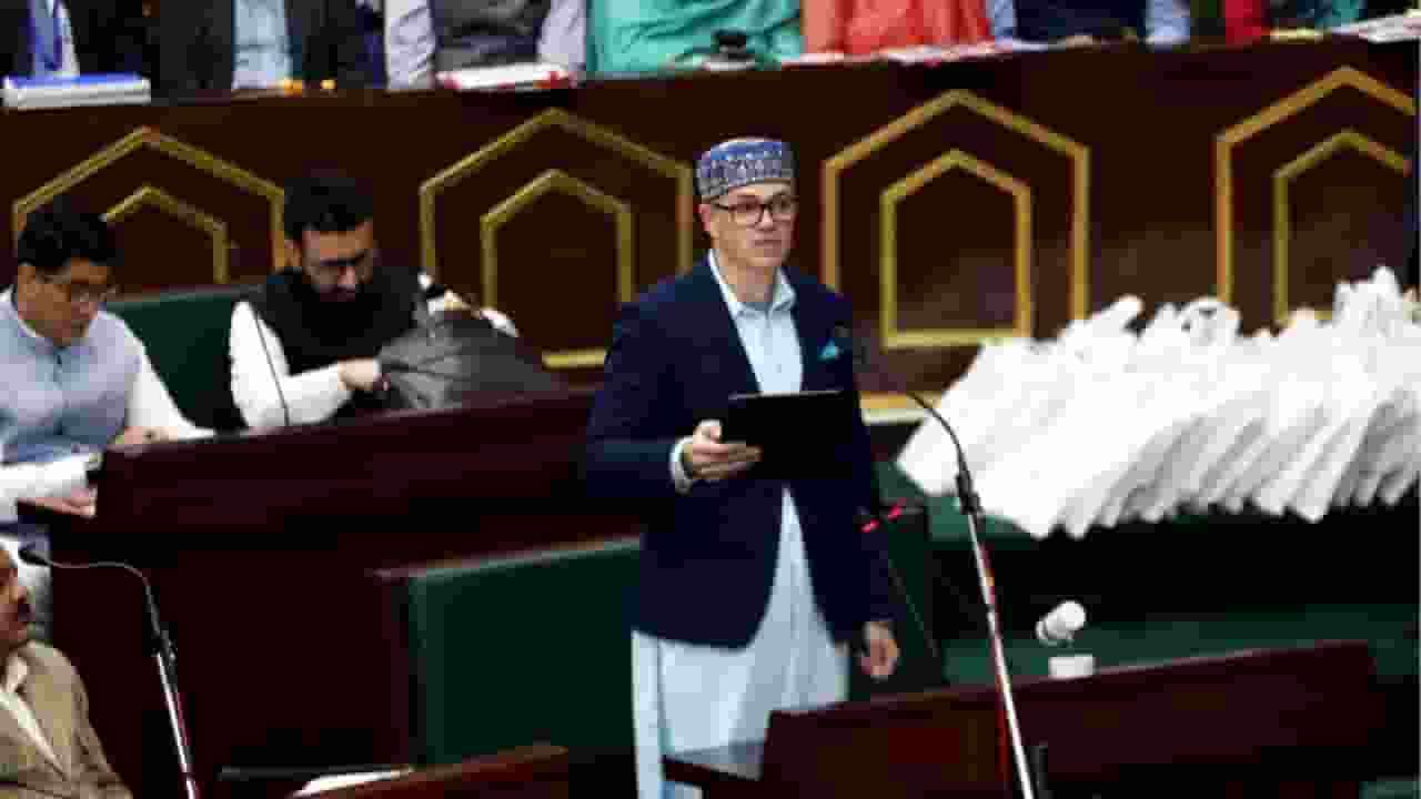 फ्री बिजली, महिलाओं के लिए फ्री बस, J-K के बजट में खास क्या है? Omar Abdullah