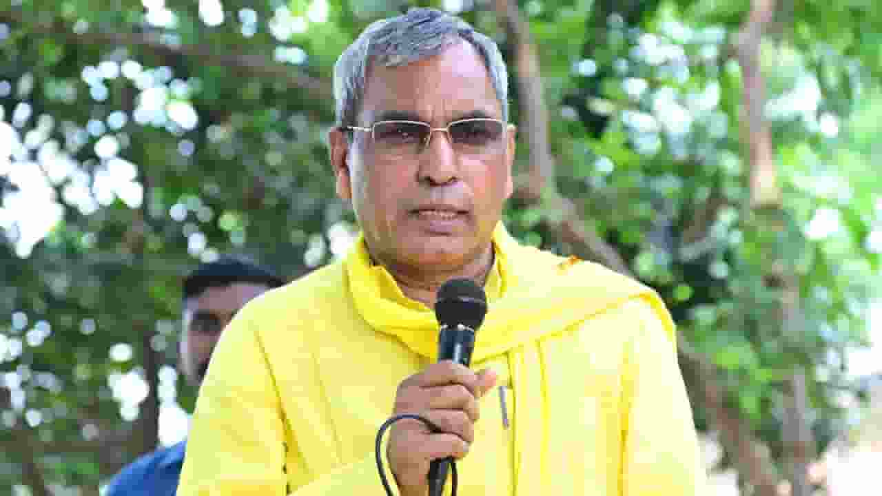 Om Prakash Rajbhar on Dhirendra Shastri