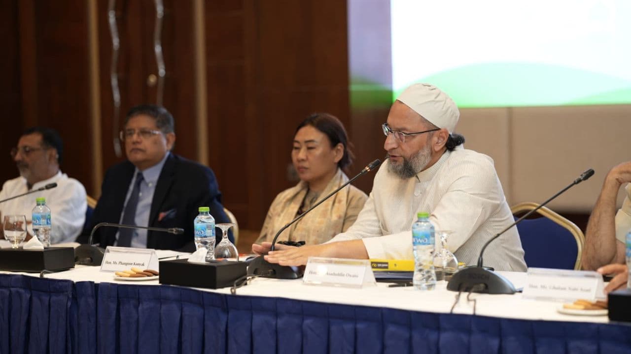 पाकिस्तान पर बरसे ओवैसी, कहा- 'नाकाम देश', FATF कार्रवाई की जरूरत Asaduddin Owaisi in bahrain