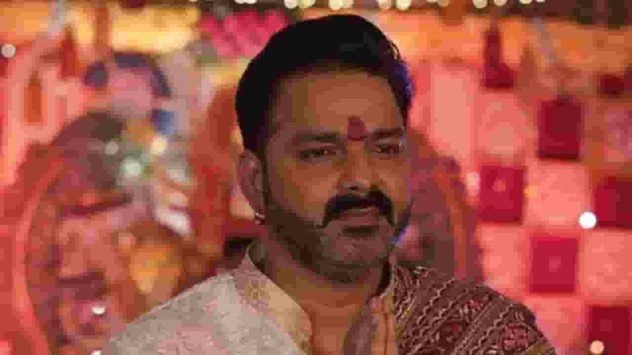 पवन सिंह ने मांगी अंजलि राघव से माफी, गलत तरीके से छूने का लगा था आरोप pawan singh and anjali raghav