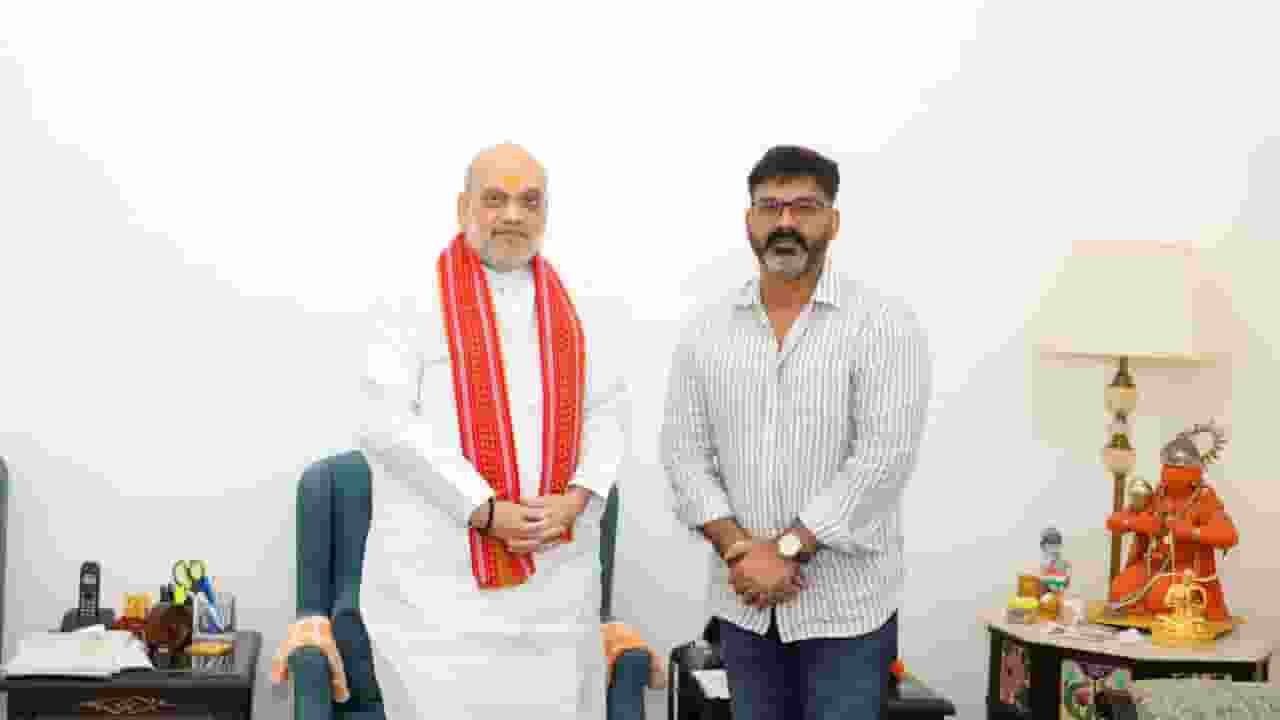 'दिल पर सांप लोट रहा होगा', BJP में वापसी के बाद पवन सिंह का ट्वीट Pawan Singh with amit shah