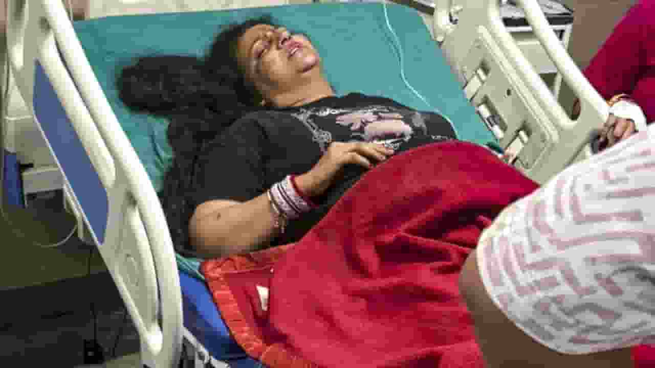 यात्रा के पहले लंगर में खाना खा रहे थे लोग, किश्तवाड़ हादसे के 5 फैक्ट after cloudburst in kishtwar । Photo Credit: PTI