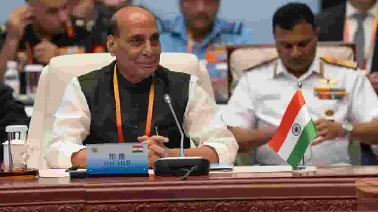 आतंकवादी ठिकानों को निशाना बनाने में संकोच नहीं करेंगे: राजनाथ rajnath singh । Photo Credit: PTI