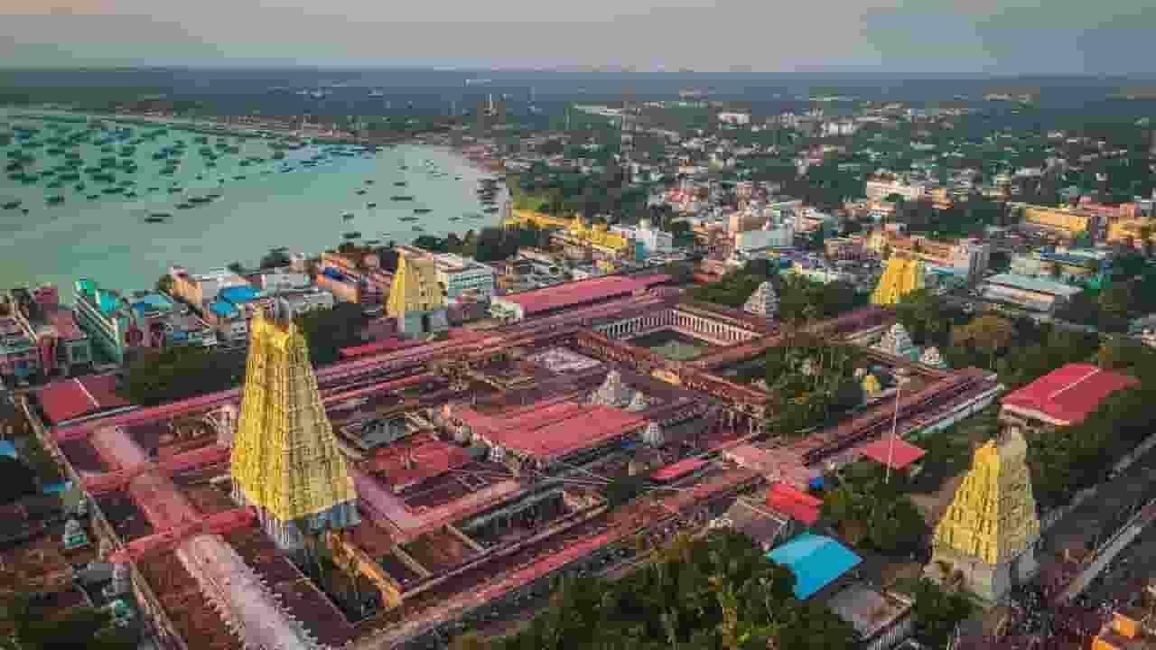 रामेश्वरम ज्योतिर्लिंग: जहां पूजे जाते हैं दो शिवलिंग! यहां जानें वजह Image of Rameshwaram Jyotirlinga