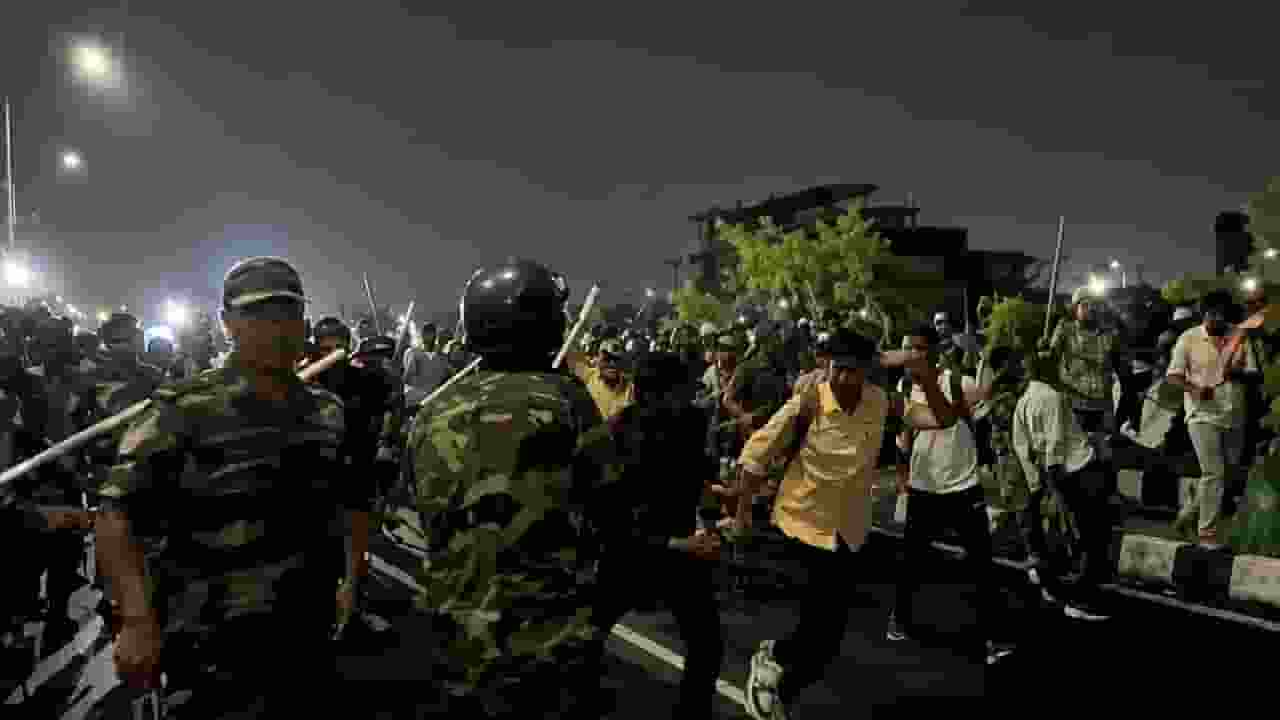 Jharkhand Police lathi charge