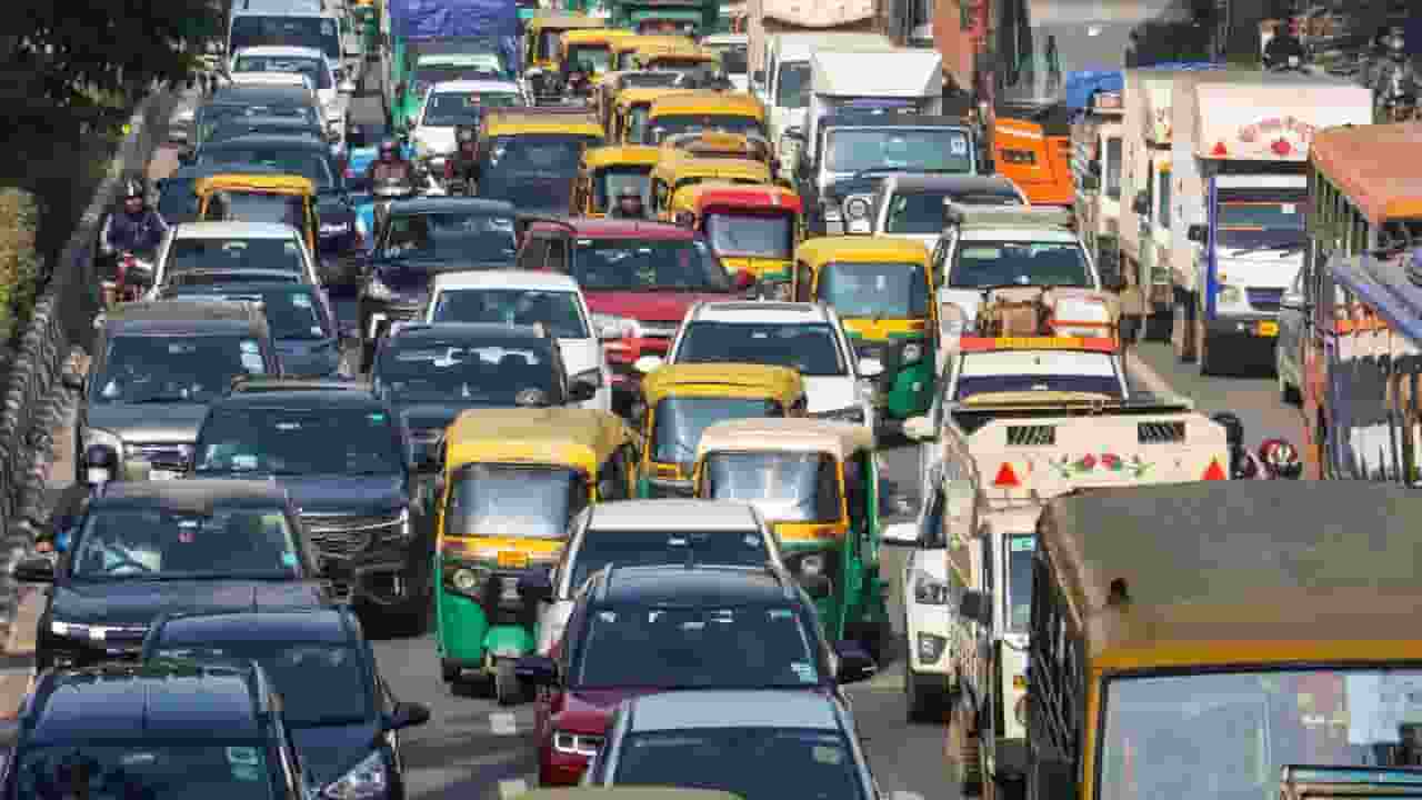 गणतंत्र दिवस पर आज ये रास्ते रहेंगे बंद, ट्रैफिक एडवाइजरी की हर अपडेट Republic Day 2025 traffic advisory for people