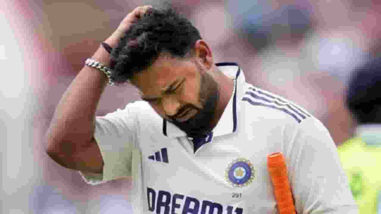 Ind vs Eng: चोट के बावजूद क्या मैदान पर उतरेंगे ऋषभ पंत? ये है अपडेट Image of Rishabh Pant