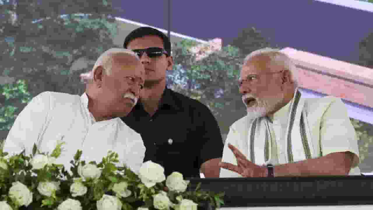 'मोदी का वारिस तलाशने की जरूरत नहीं,' संजय राउत पर भड़के CM फडणवीस Mohan Bhagwat and Narendra Modi
