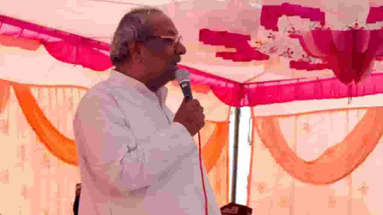 '7 दरोगाओं का हाथ-पैर तुड़वाकर', मंच से संजय निषाद की पुलिस को धमकाया sanjay nishad