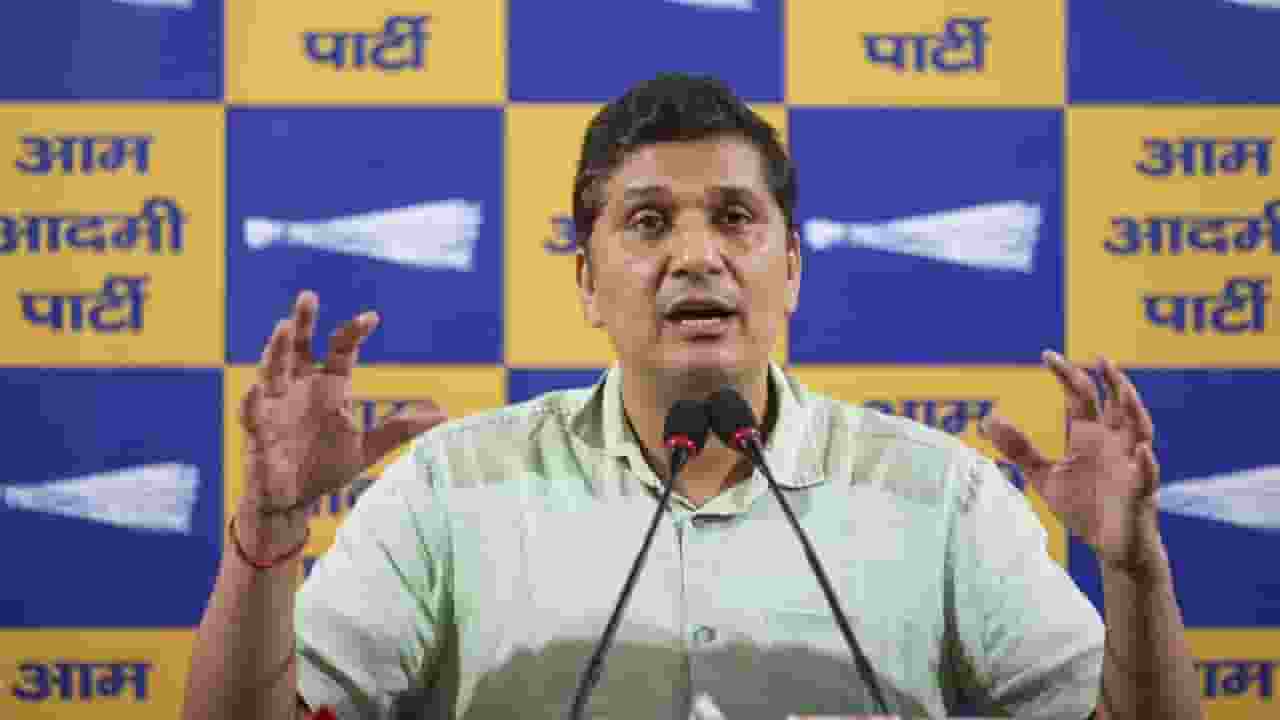 'देश में ईमानदारी खत्म कर रहे हो', ED की रेड पर बोले सौरभ भारद्वाज Saurabh Bhardwaj