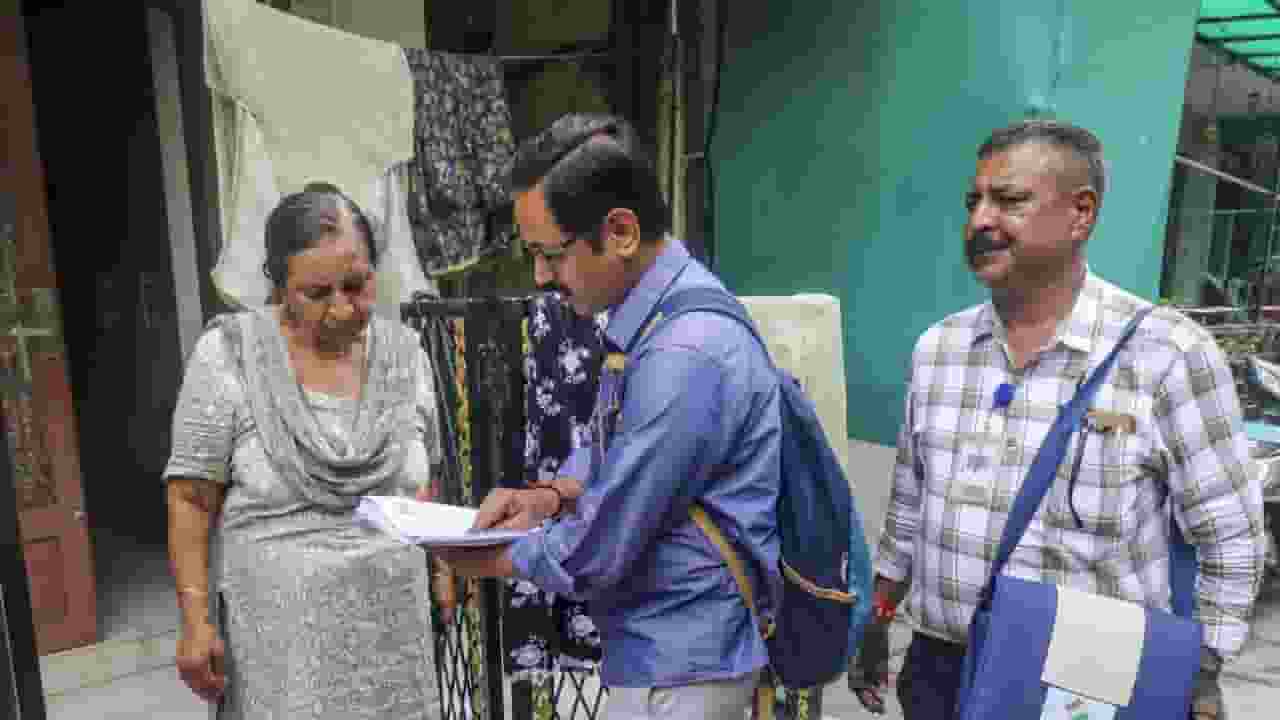 blos visiting voters house in delhi
