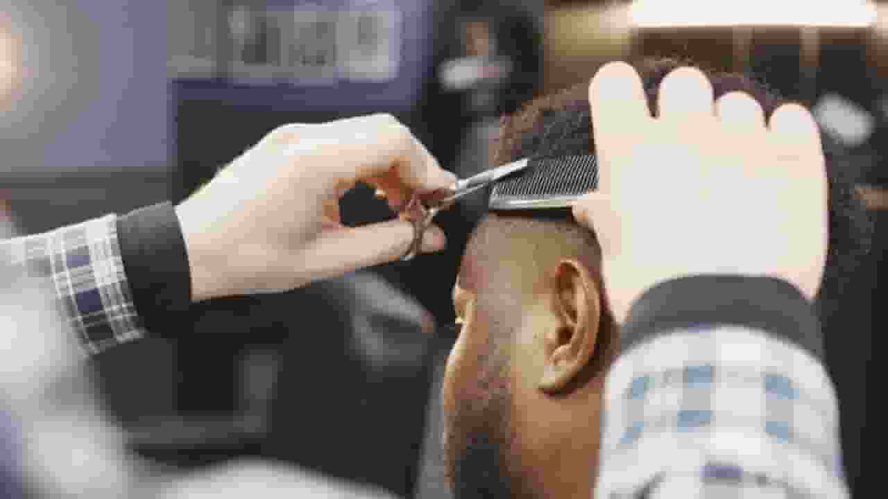 ‘बाल अच्छे नहीं लग रहे…’ सहायक प्रोफेसर ने मुंडवा दिया छात्र का सिर Telangana Medical College