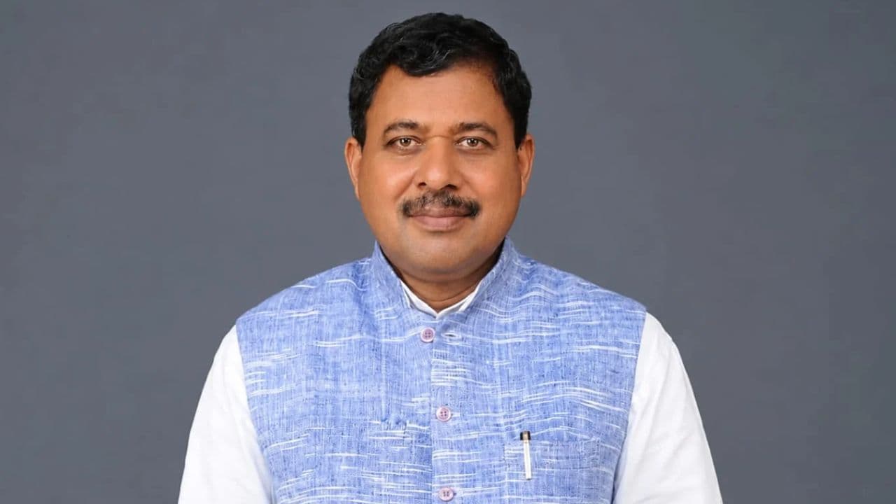 banka mp girdhari yadav