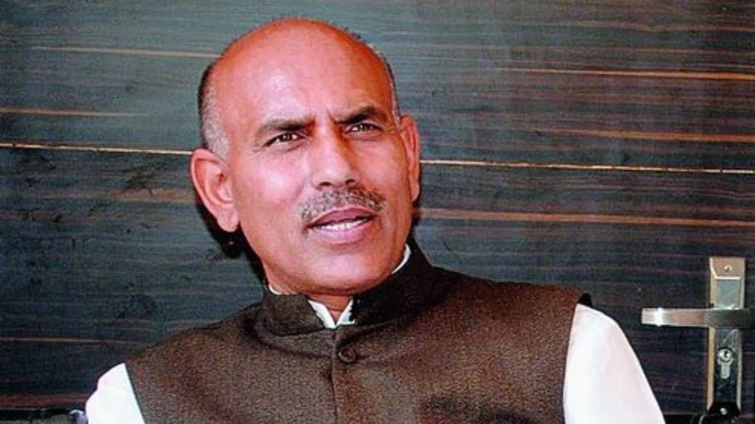 दलित सिपाही से कांग्रेस नेता ने की बदसलूकी, जातिगत टिप्पणी के आरोप Krishna Nand Tripathi