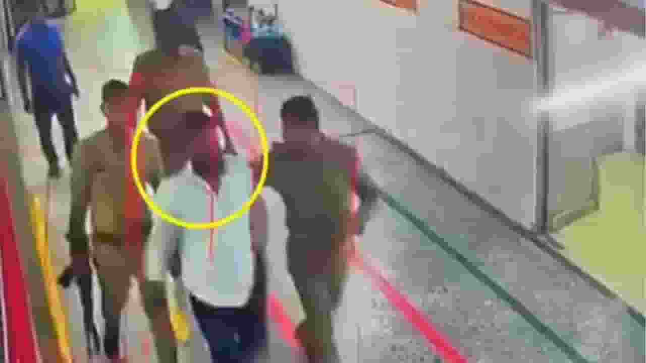 SSP की मां हुईं बीमार, अस्पताल से डॉक्टर को उठा ले गए पुलिसकर्मी Hospital CCTV Photo