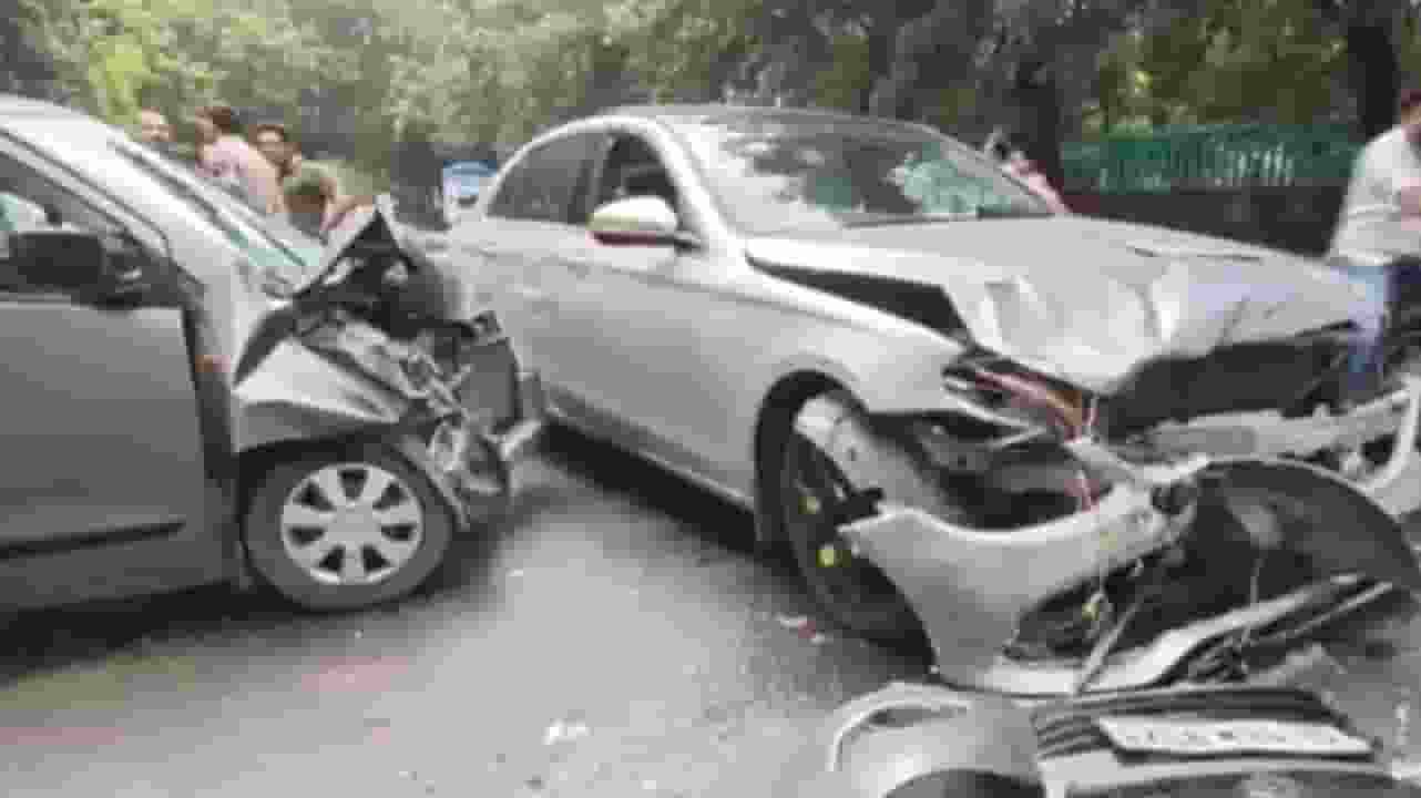 Narela Mercedes accident