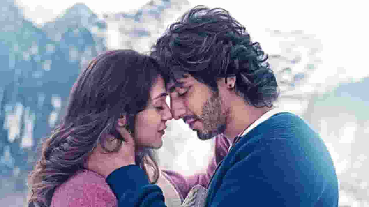 'सैयारा' से पहले अल्जाइमर पर बनी हैं ये फिल्में Saiyaara