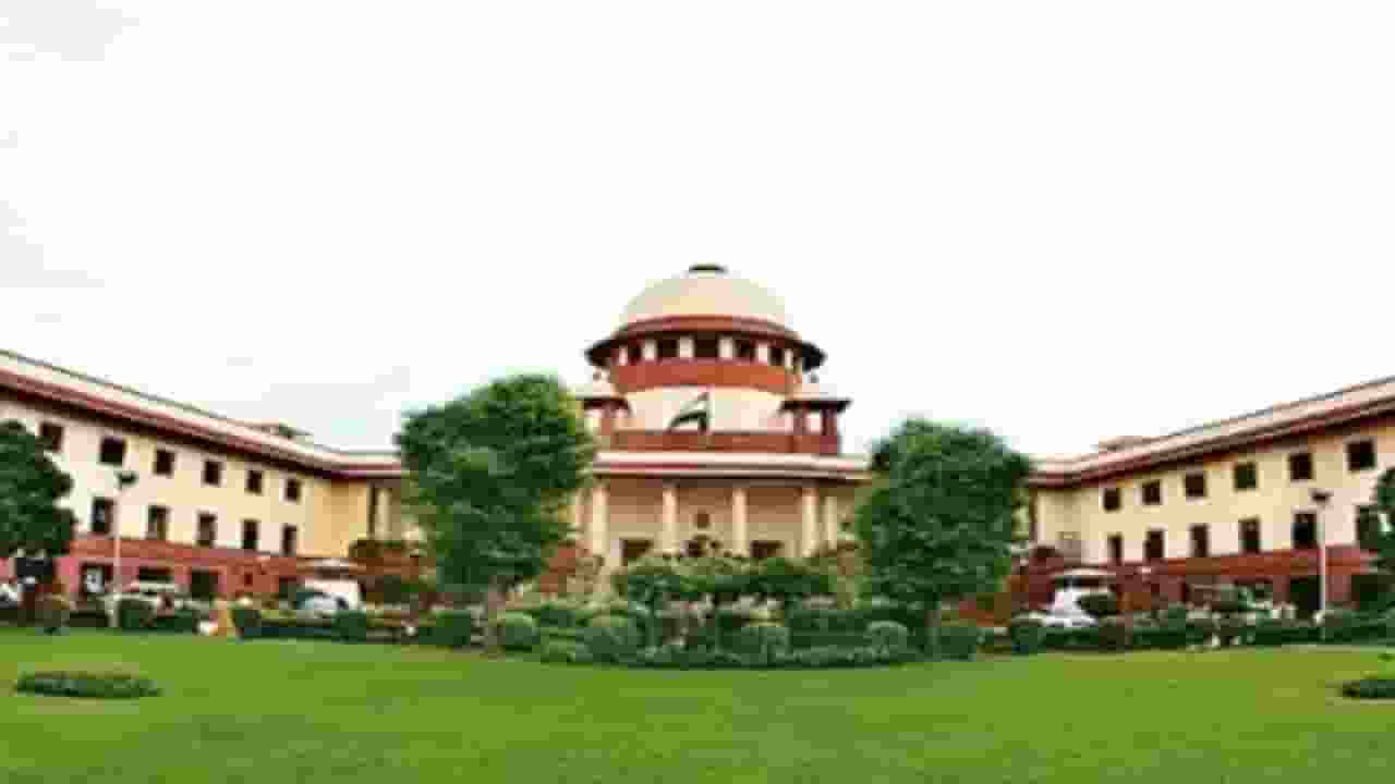 कांवड़ रूट पर QR कोड लगाने के मामले में SC ने UP सरकार से मांगा जवाब Supreme court