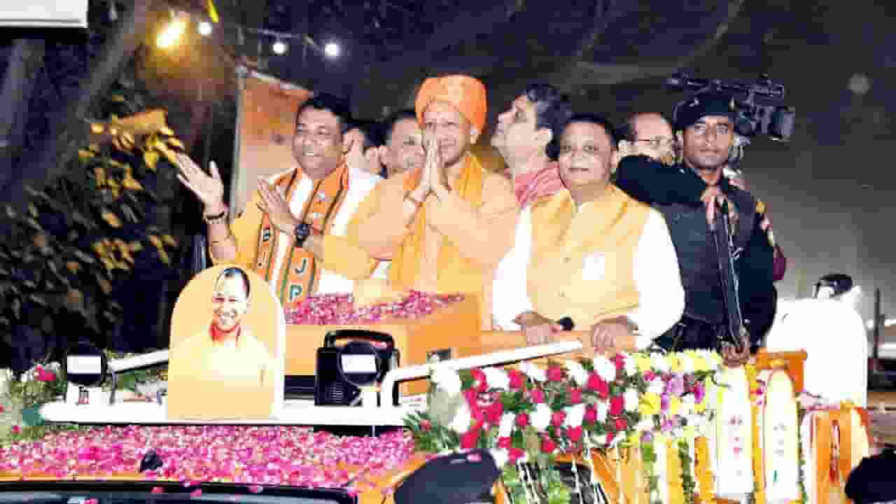 यूपी में पुलिस बनाम बीजेपी वाली थ्योरी फेल कैसे हुई? up by election