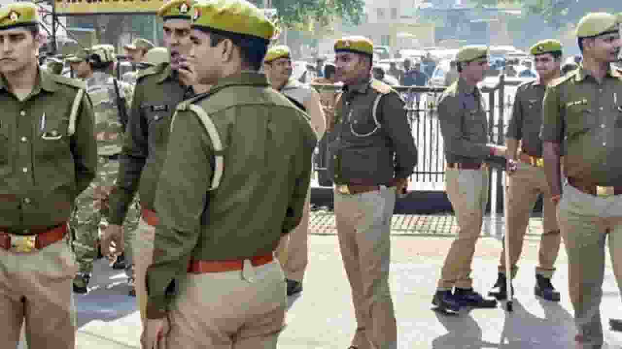 भड़काऊ कंटेंट पर एक्शन, कथावाचक विवाद में अब तक 11 गिरफ्तार UP Etawah inflammatory post 11 arrested