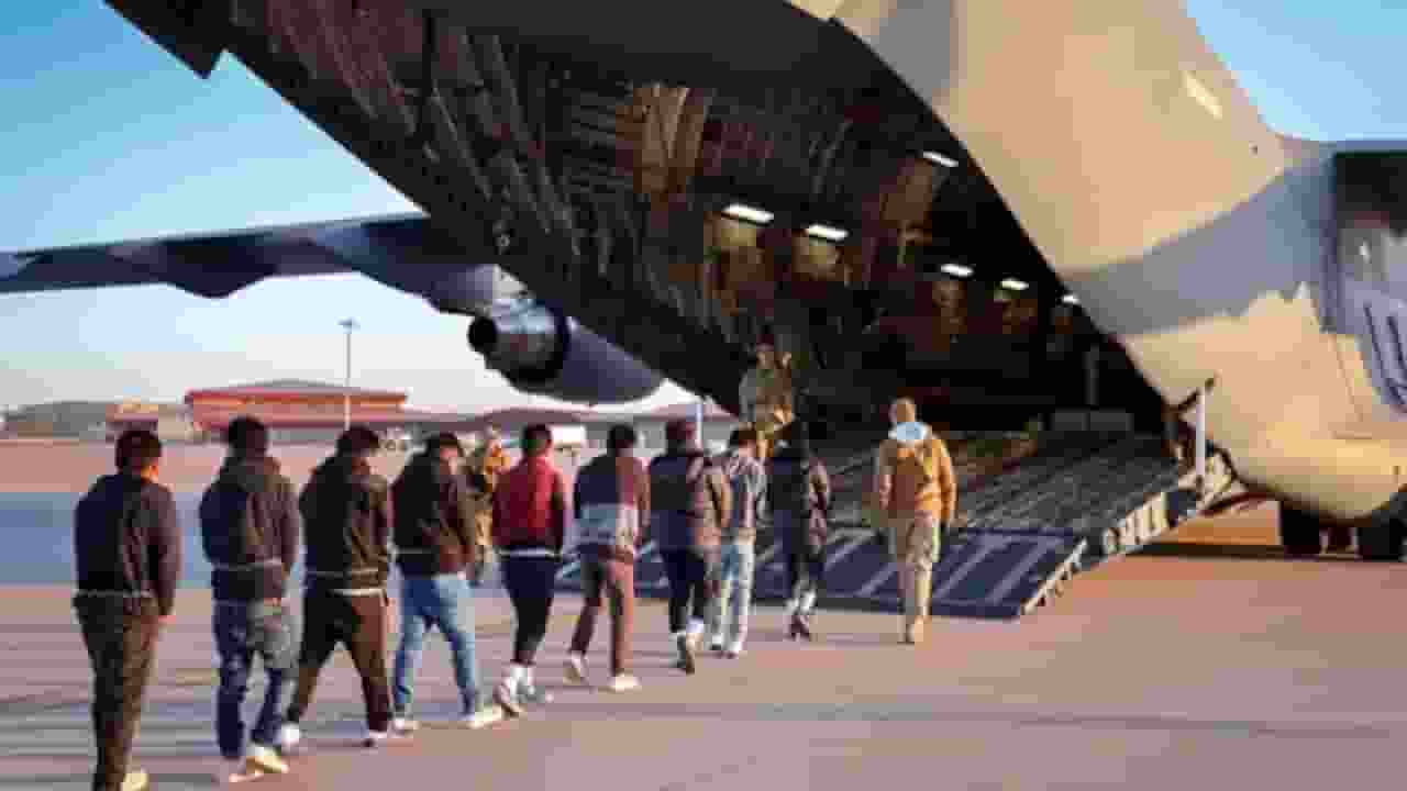 अमेरिका ने फिर निकाले 119 भारतीय, 15 फरवरी को अमृतसर में होंगे लैंड US deport Indian migrants
