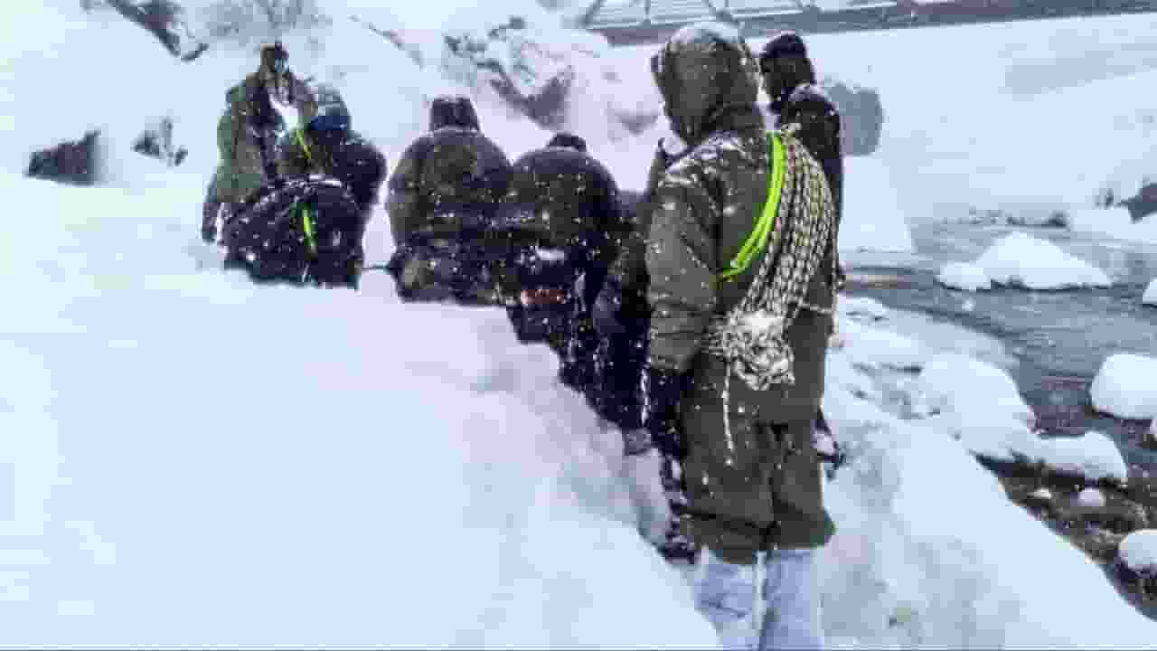 चमोली: पहाड़ों से पलायन मजबूरी, हिमस्खलन हर बार हो जाता है जानलेवा Chamoli Crisis