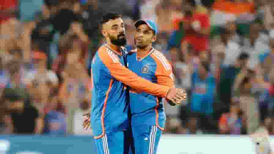 टीम इंडिया में इस धुरंधर खिलाड़ी की अचानक हुई एंट्री Varun Chakravarthy ODI