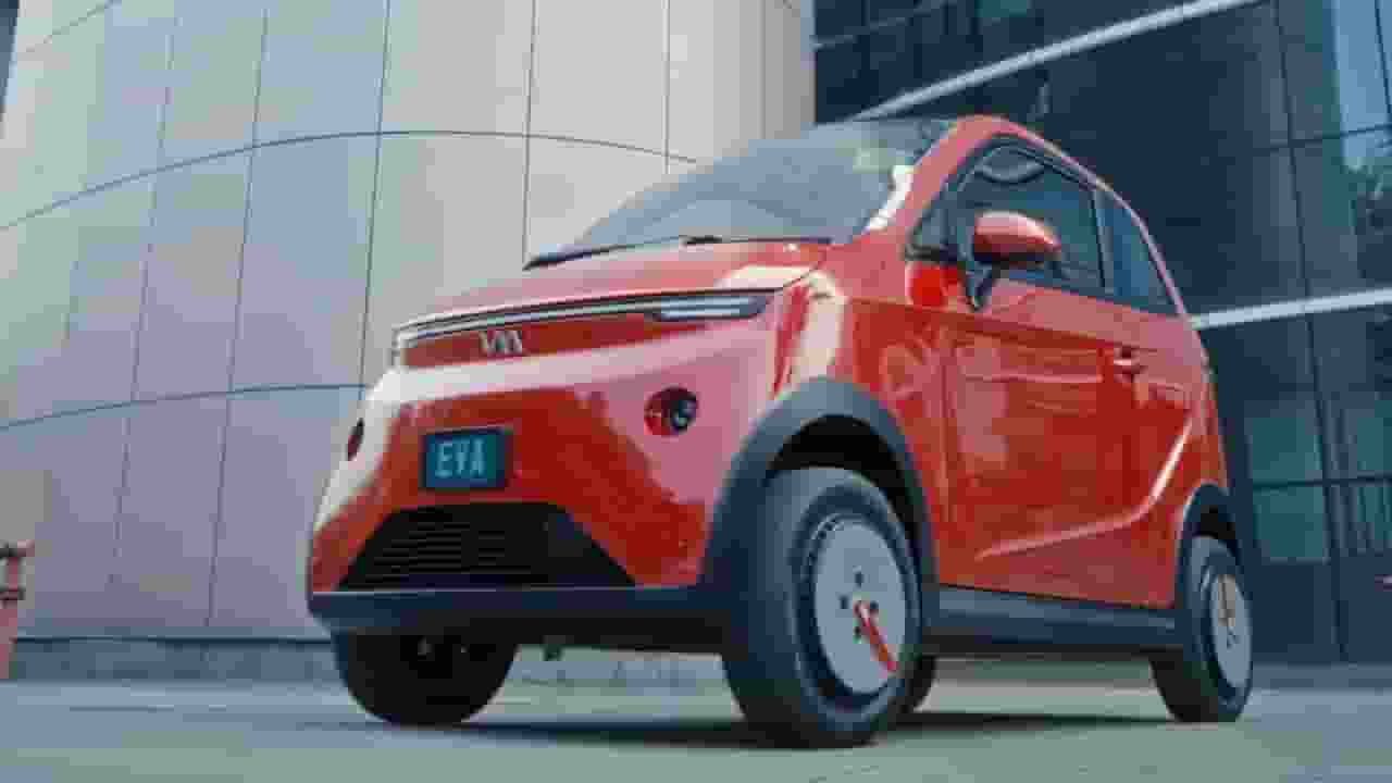 सिर्फ 3.25 लाख में सोलर कार, खरीदना है या नहीं, फीचर्स से समझिए Image of Vayve EV