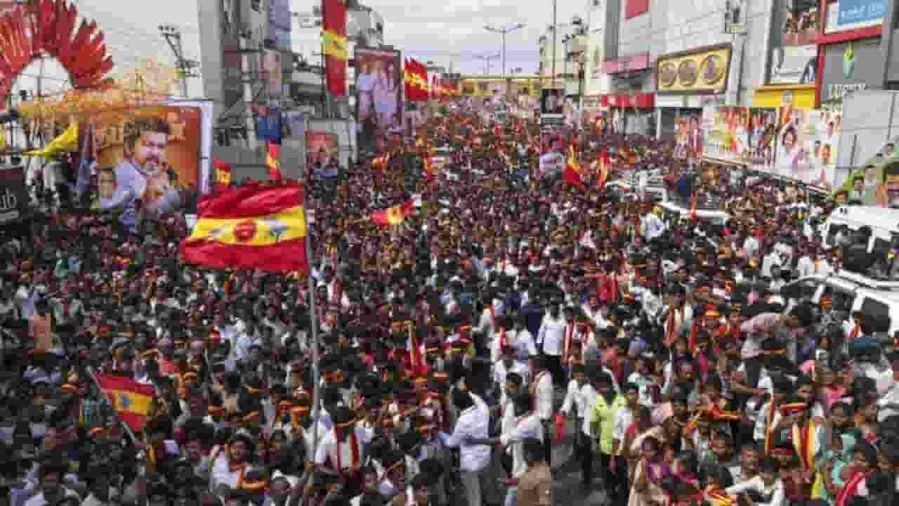 विजय ही नहीं, इन नेताओं की रैलियों में मच चुकी भगदड़, कई मरे भी Stampede at Vijay rally.