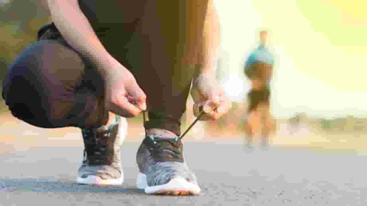 नॉर्मल या ब्रिस्क वॉकिंग? कौन सी एक्सरसाइज है बेस्ट, जानें अंतर walking