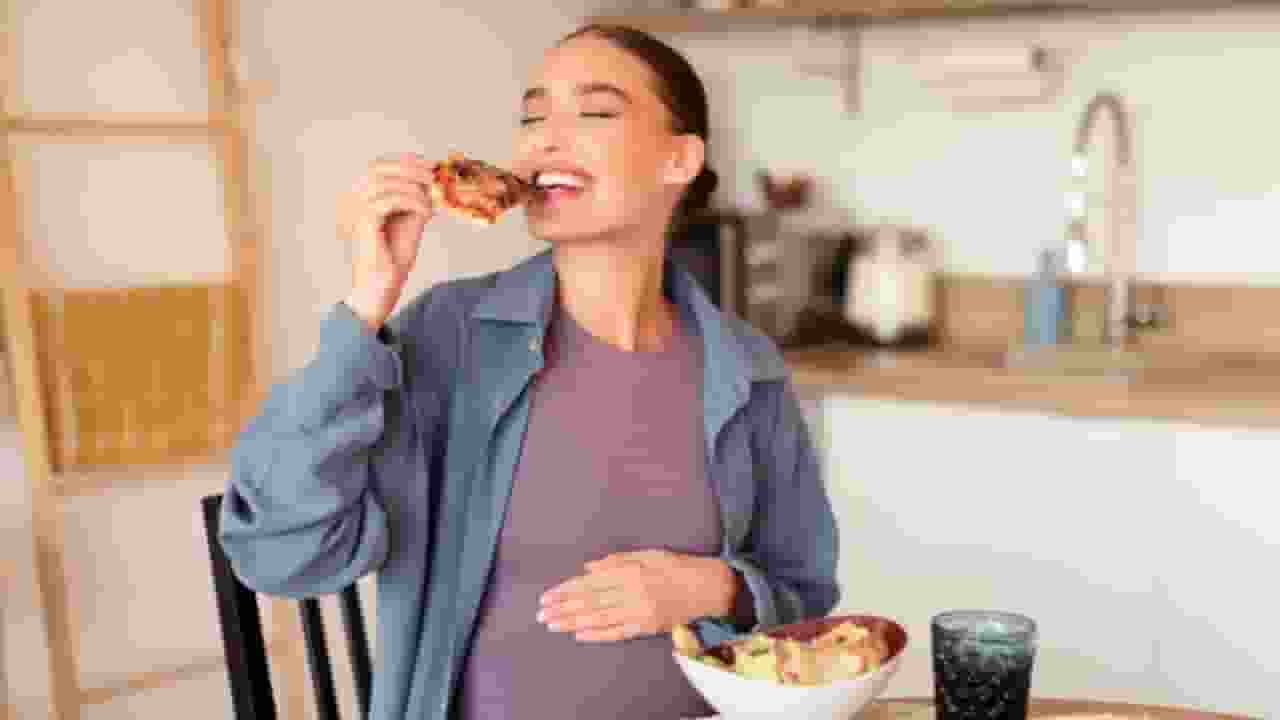प्रेग्नेंसी में जंक फूड खाने से बच्चे को हो सकता है ADHD का खतरा! Western diet