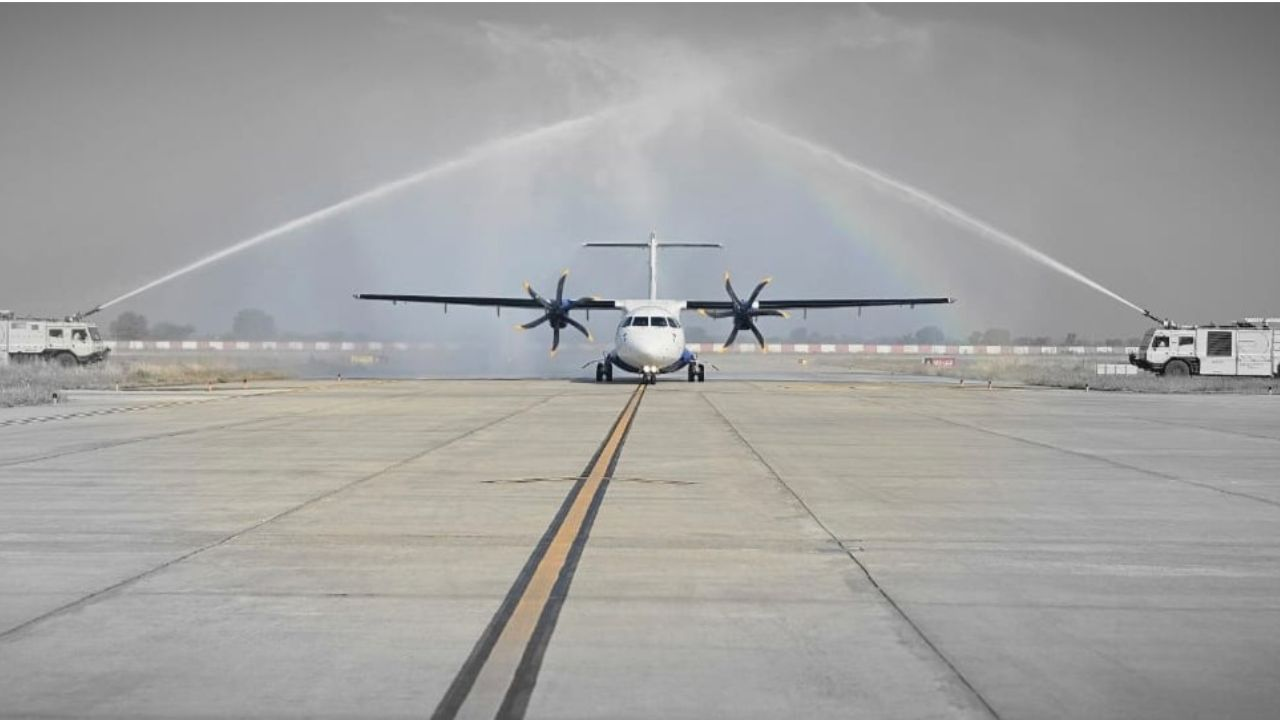 एयर स्ट्राइक का असर: 200 उड़ानें रद्द, 18 एयरपोर्ट अस्थायी रूप से बंद India air space