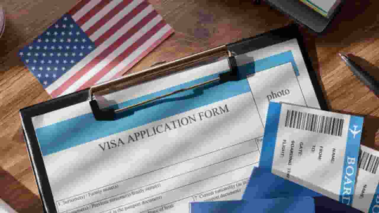 US वीजा के लिए सोशल मीडिया पॉलिसी पर भारत का क्या है रुख? MEA ने बताया Image of US Visa