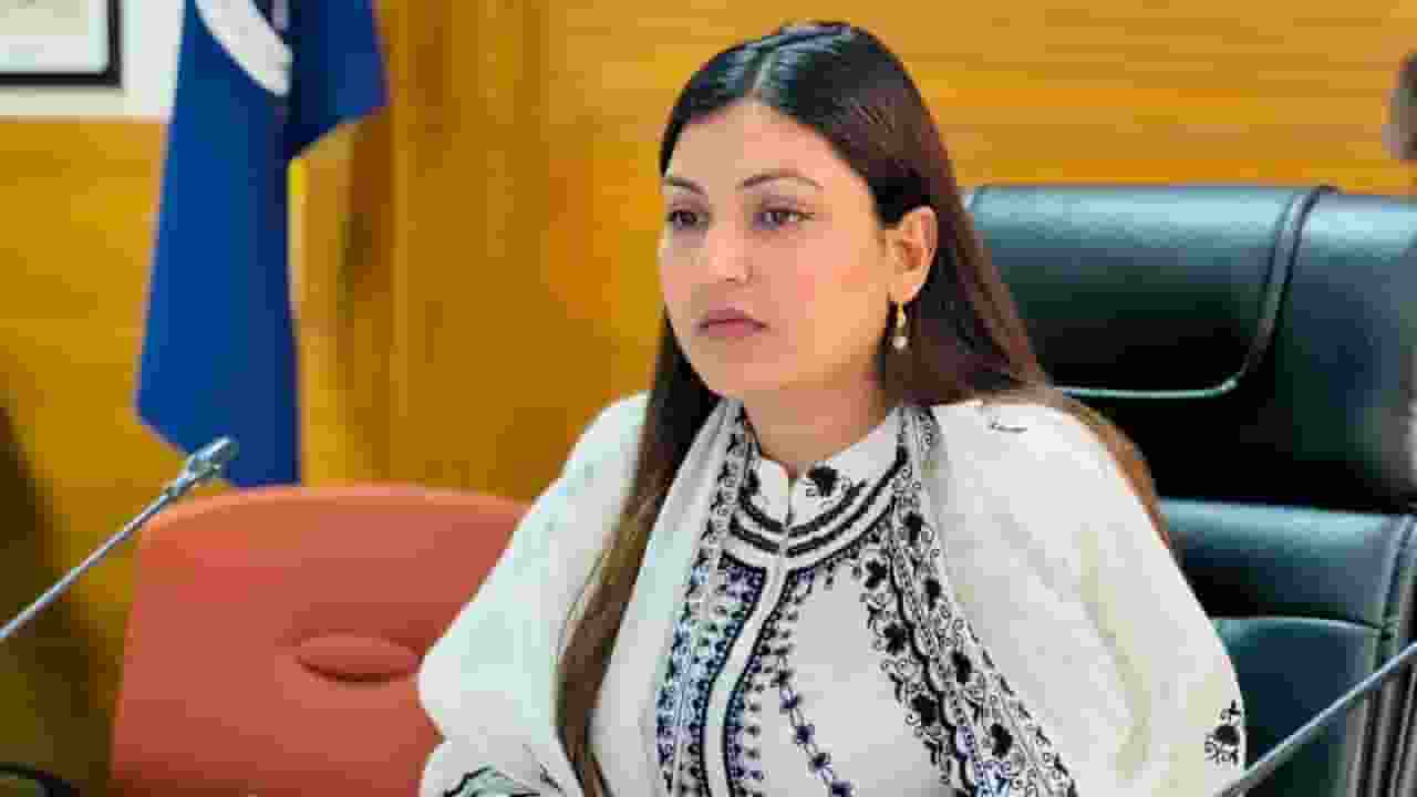 राजनीति से संन्यास से इस्तीफा वापस लेने तक; AAP MLA अनमोल कैसे मानीं?
 Anmol Gagan Mann